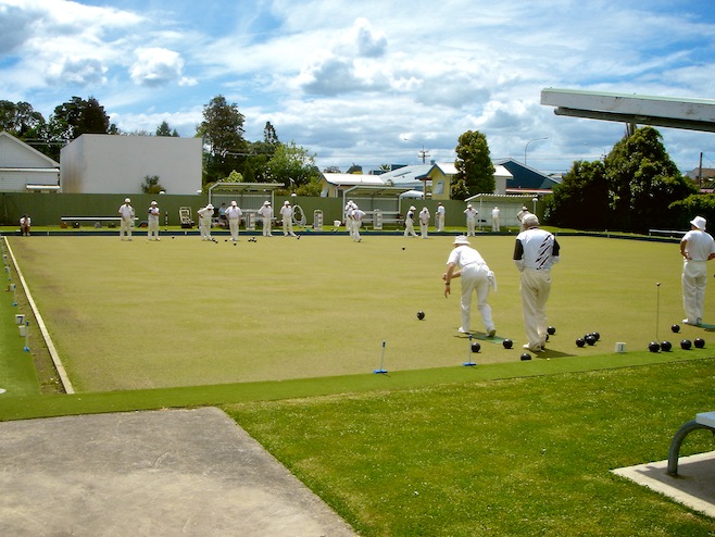 NZ Bowling.JPG (135495 bytes)