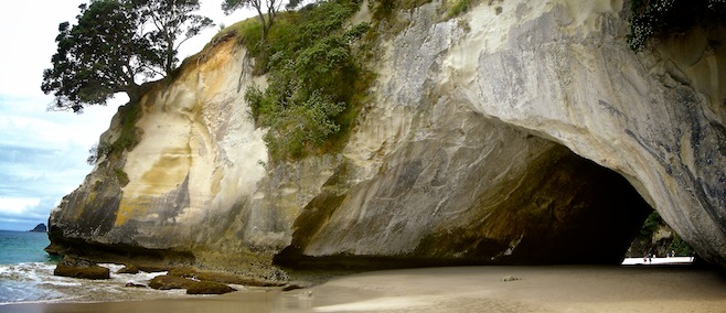 NZ Cathedral Cove.JPG (198633 bytes)