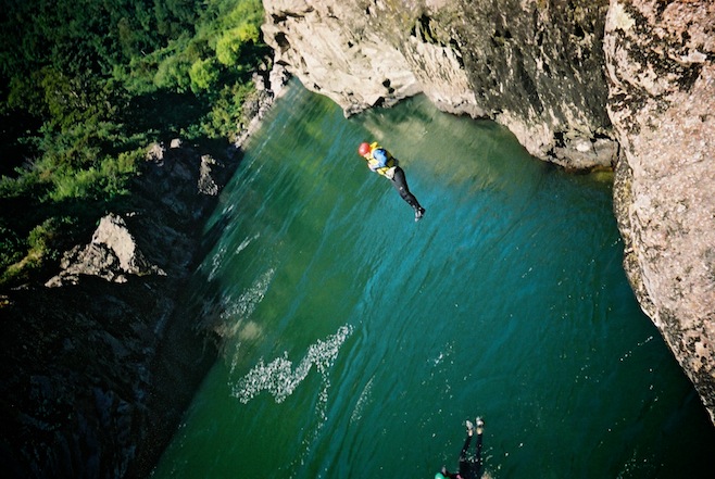 Cliff Diving Buller River