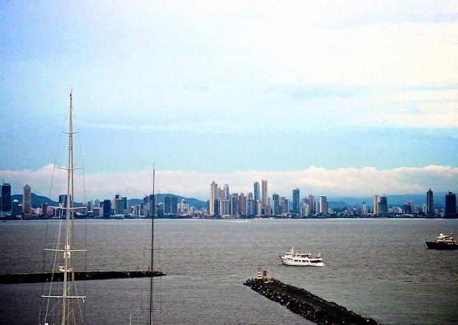 Panama City Skyline.JPG (120540 bytes)