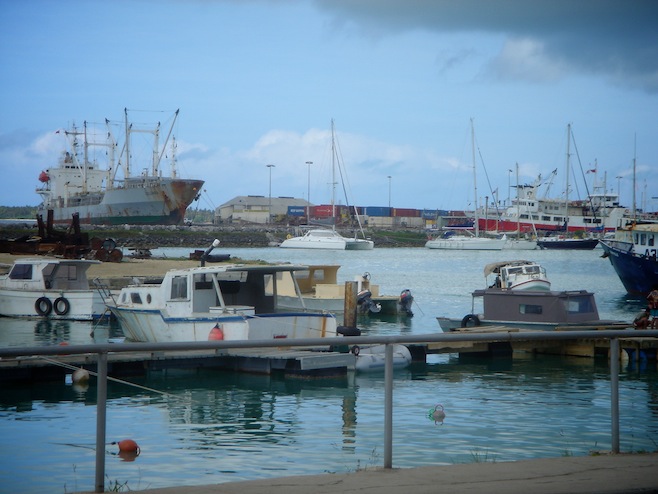 Tonga Bum Harbor.JPG (118049 bytes)