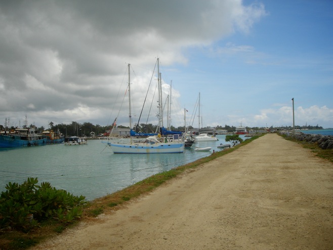 Tonga Bum Harbor2.JPG (99192 bytes)